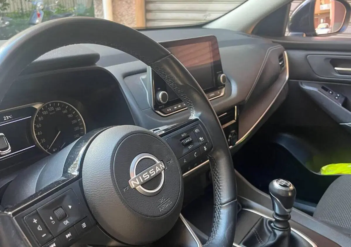 Nissan Qashqai 1.3 mhev Acenta 2wd 140cv (2)