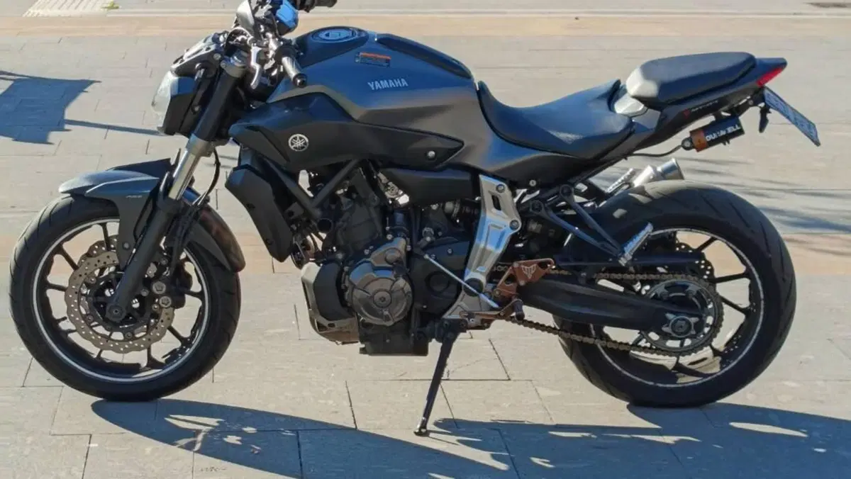 Yamaha MT-07 (2014 - 16)  (2)