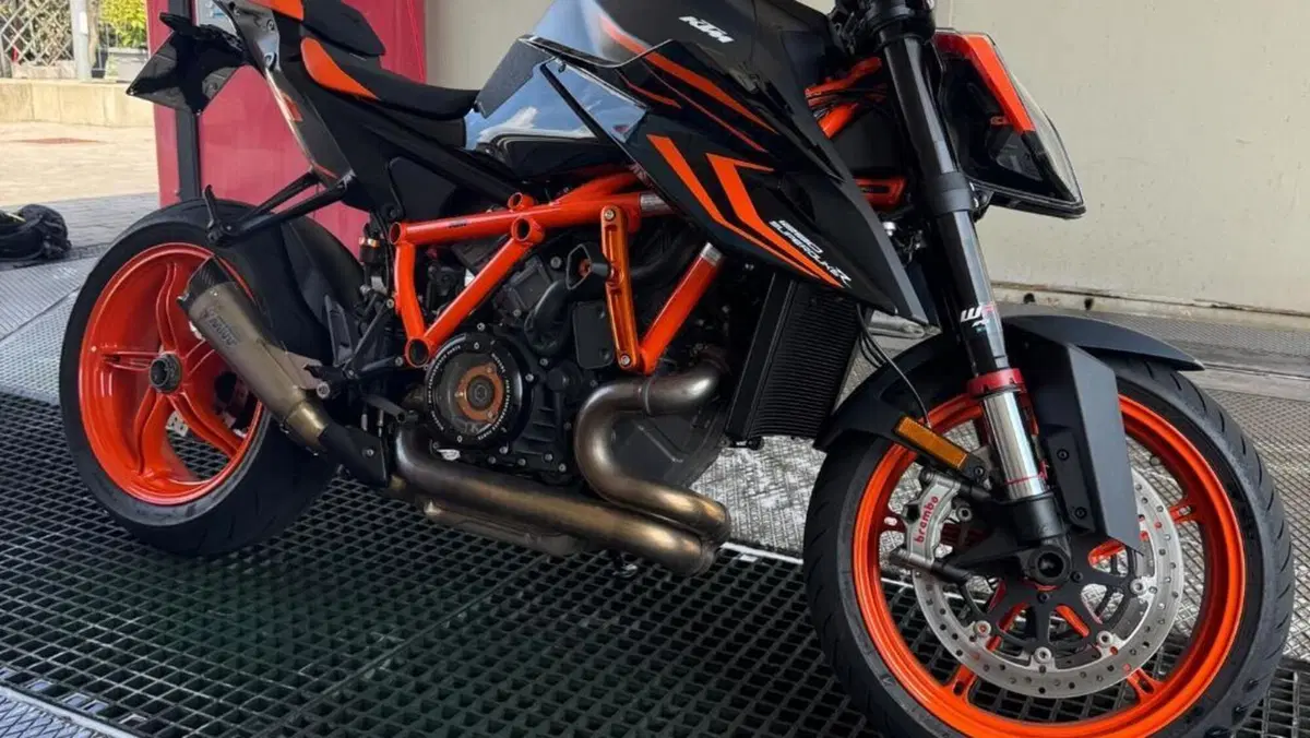 KTM 1290 Super Duke R (2021 - 23)  (2)