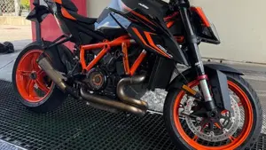 KTM 1290 Super Duke R (2021 - 23)  (2)