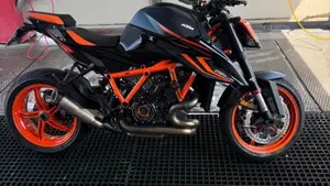 KTM 1290 Super Duke R (2021 - 23)  (3)