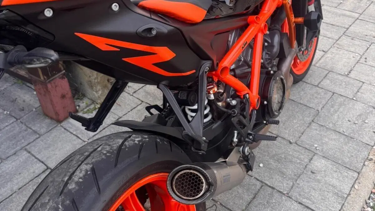 KTM 1290 Super Duke R (2021 - 23)  (4)