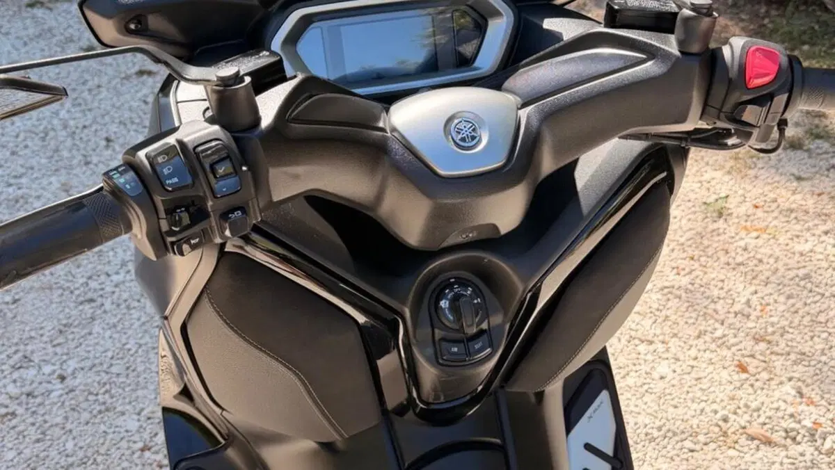Yamaha X-Max 300 Tech Max (2021 - 24)  (6)