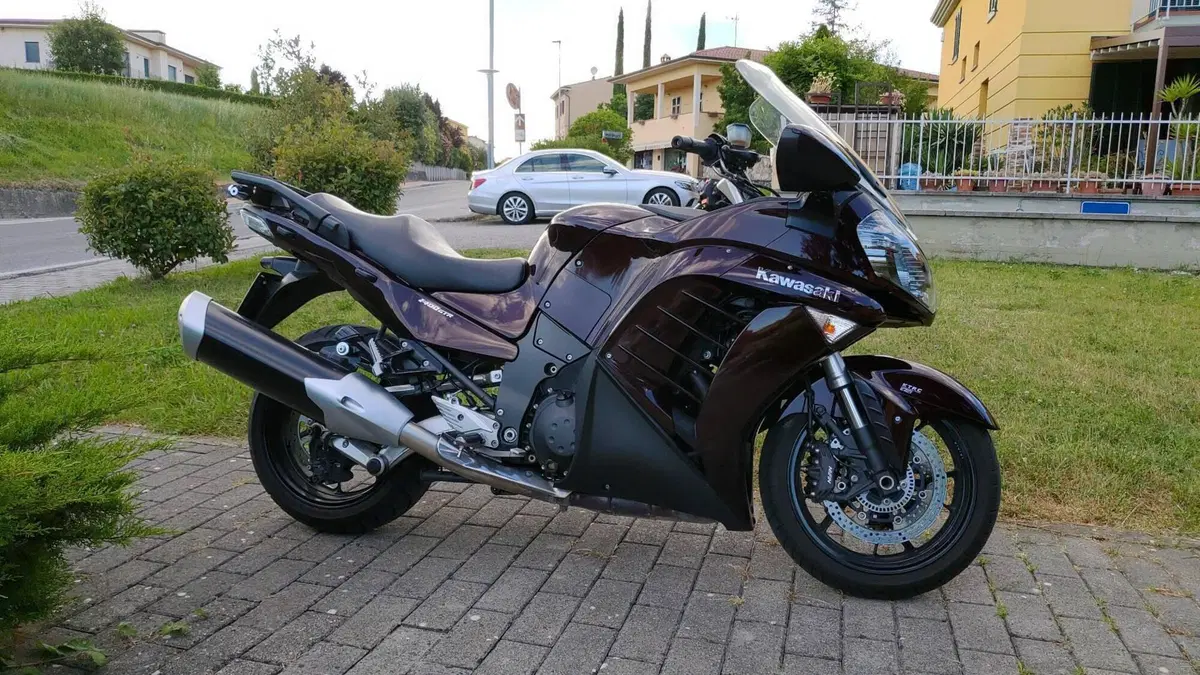 Kawasaki GTR 1400 ABS (2010 - 14)  (2)