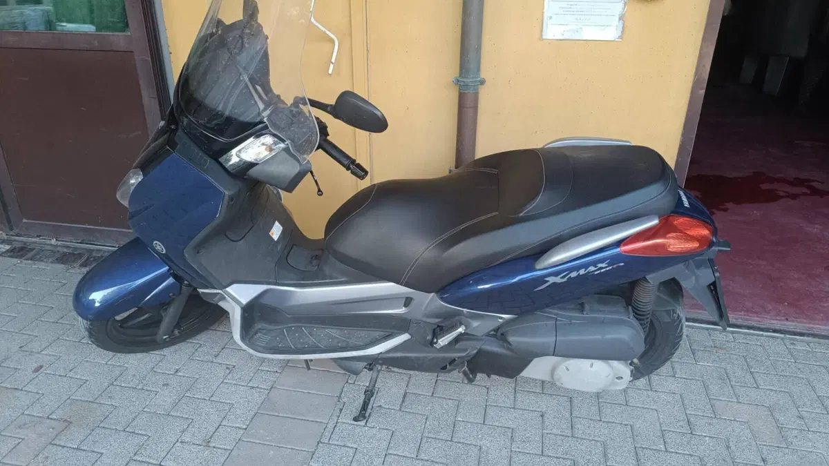 Yamaha X-Max 250 (2007 - 09)  (2)