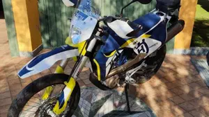 Husqvarna 701 Enduro (2022)  (2)