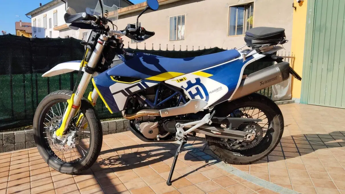 Husqvarna 701 Enduro (2022)  (3)
