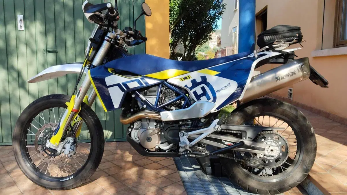 Husqvarna 701 Enduro (2022)  (6)
