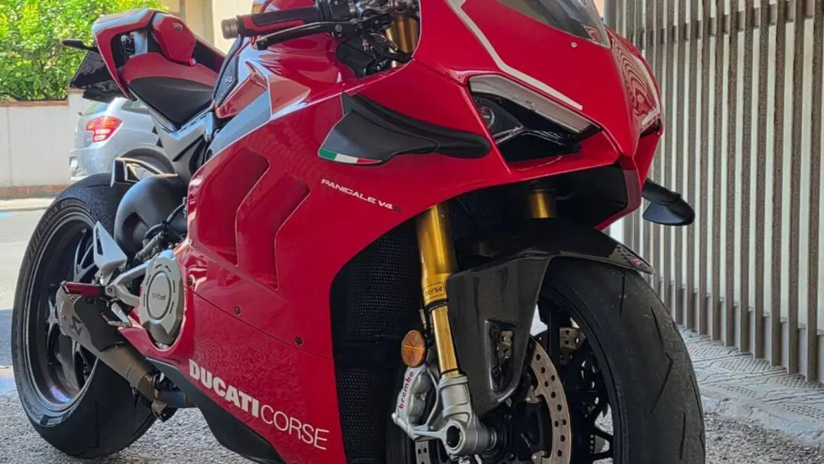 Ducati Panigale V4 S 1100 (2021)  (5)