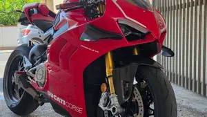 Ducati Panigale V4 S 1100 (2021)  (5)