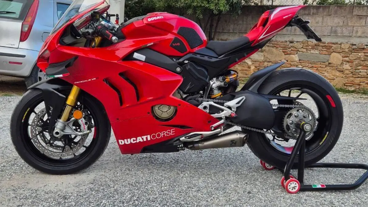 Ducati Panigale V4 S 1100 (2021)  (6)