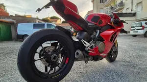 Ducati Panigale V4 S 1100 (2021)  (9)