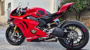 Ducati Panigale V4 S 1100 (2021)  (11)