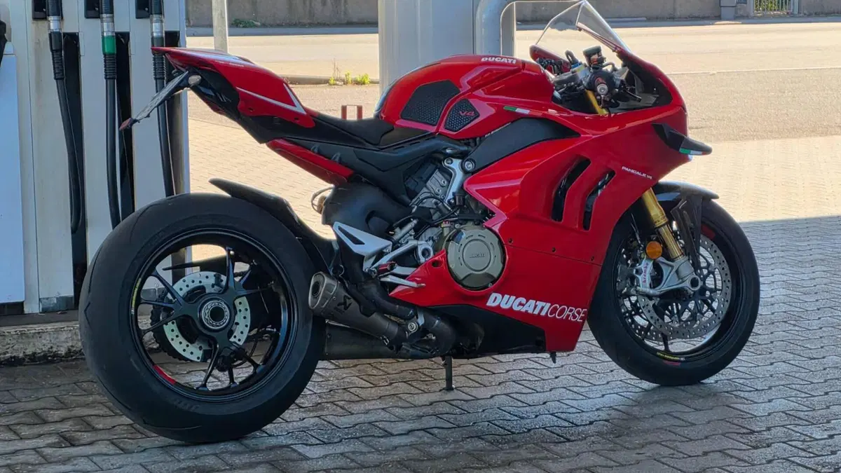 Ducati Panigale V4 S 1100 (2021)  (13)