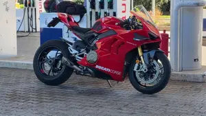 Ducati Panigale V4 S 1100 (2021)  (14)