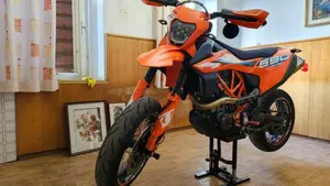 KTM 690 SMC R (2023 - 25)  (2)