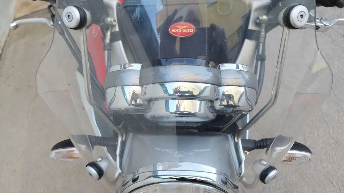 Moto Guzzi Breva 850 (2006 - 11)  (3)