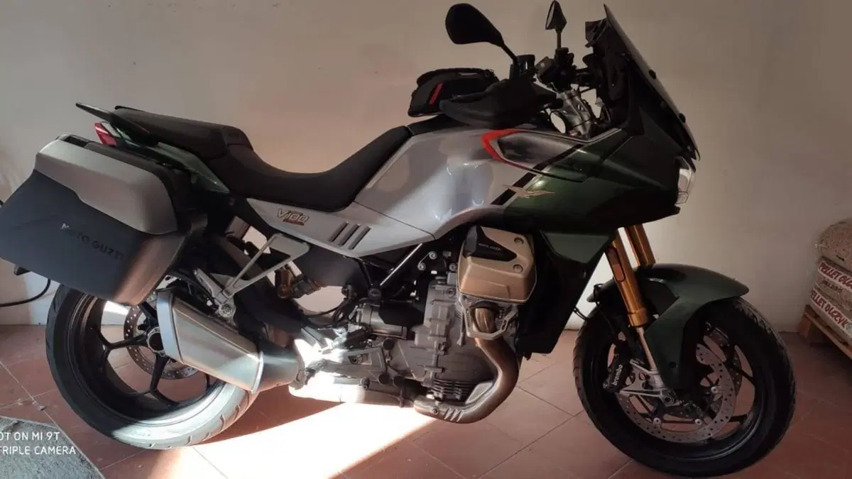 Moto Guzzi V100 Mandello S (2022 - 24) 