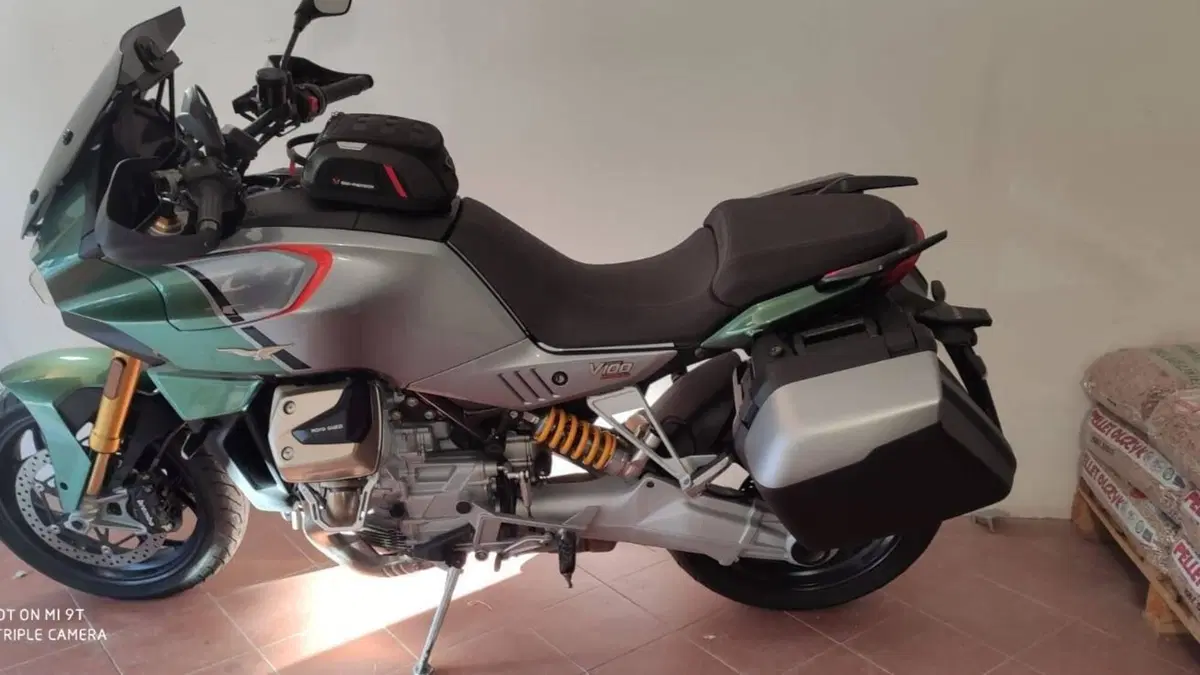 Moto Guzzi V100 Mandello S (2022 - 24)  (2)