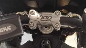 Moto Guzzi V100 Mandello S (2022 - 24)  (8)