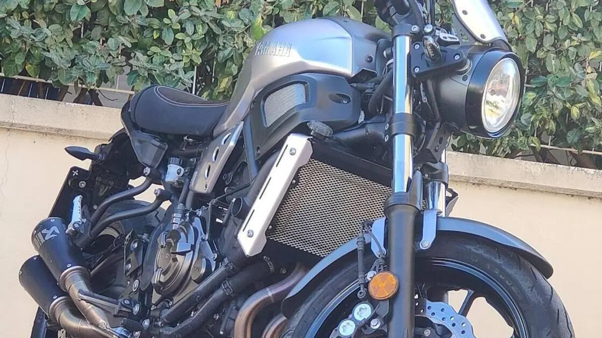 Yamaha XSR 700 ABS (2016 - 20)  (2)