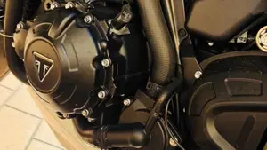 Triumph Speed Triple 1050 S (2018 - 20)  (6)