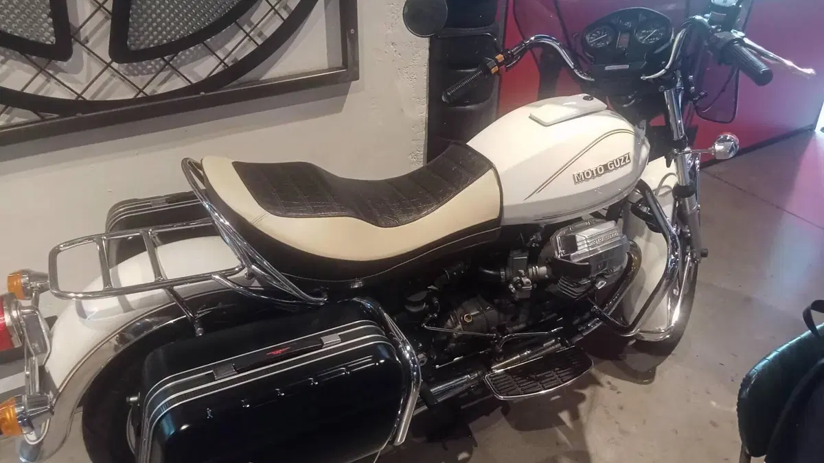 Moto Guzzi   (2)