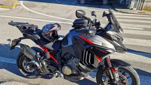 Ducati Multistrada V4 S Grand Tour (2024)  (4)