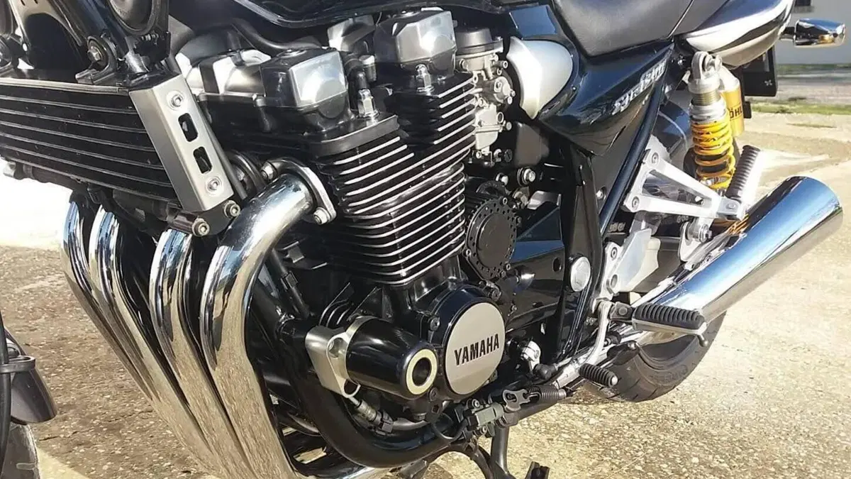 Yamaha XJR 1300 (2002 - 06)  (6)