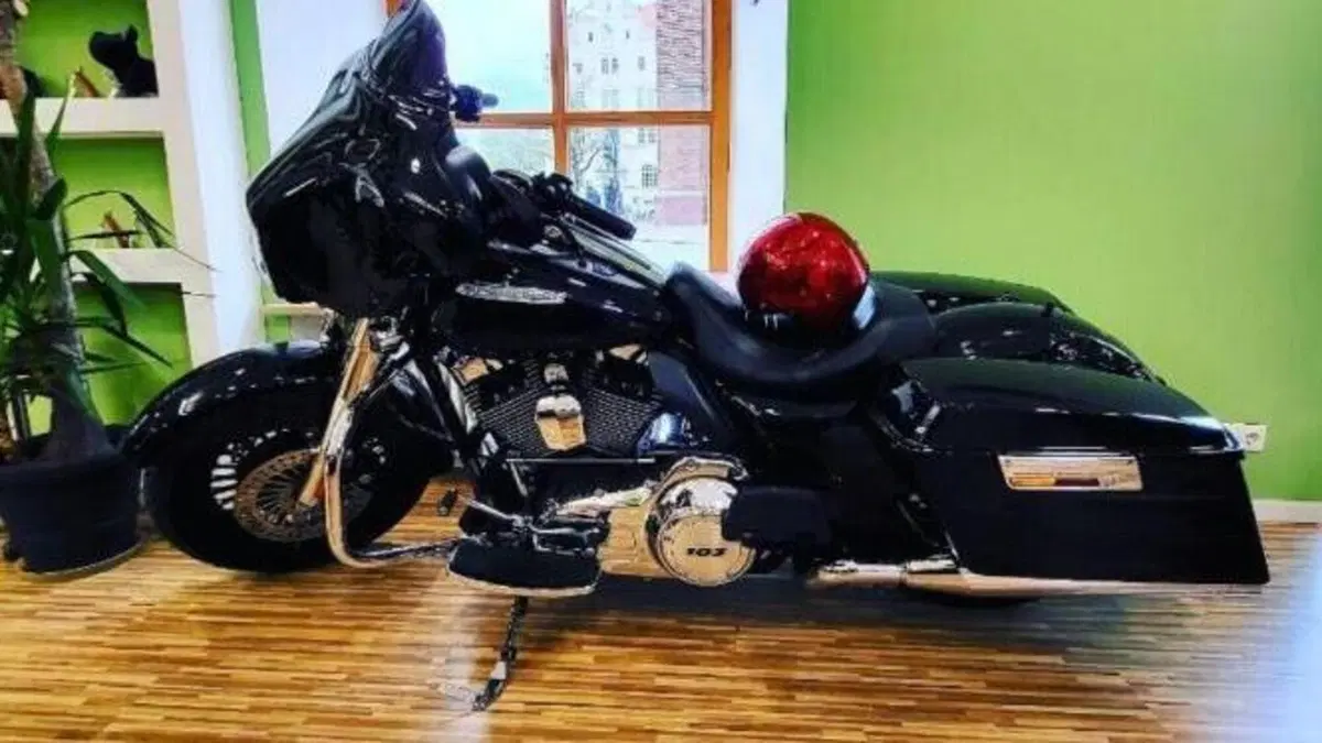 Harley-Davidson 1690 Electra Glide Ultra Limited (2010 - 13) - FLHTK  (5)