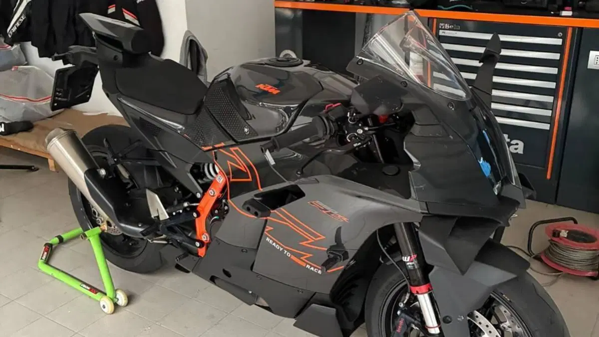KTM 990 RC R (2026)  (3)