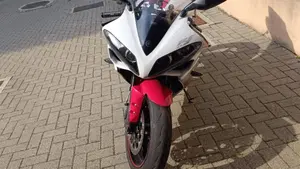 Yamaha YZF R1 (2009 - 11)  (2)