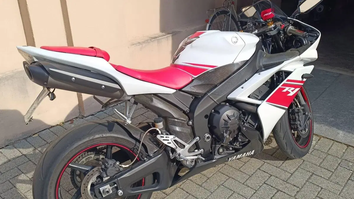 Yamaha YZF R1 (2009 - 11)  (3)