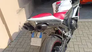 Yamaha YZF R1 (2009 - 11)  (4)