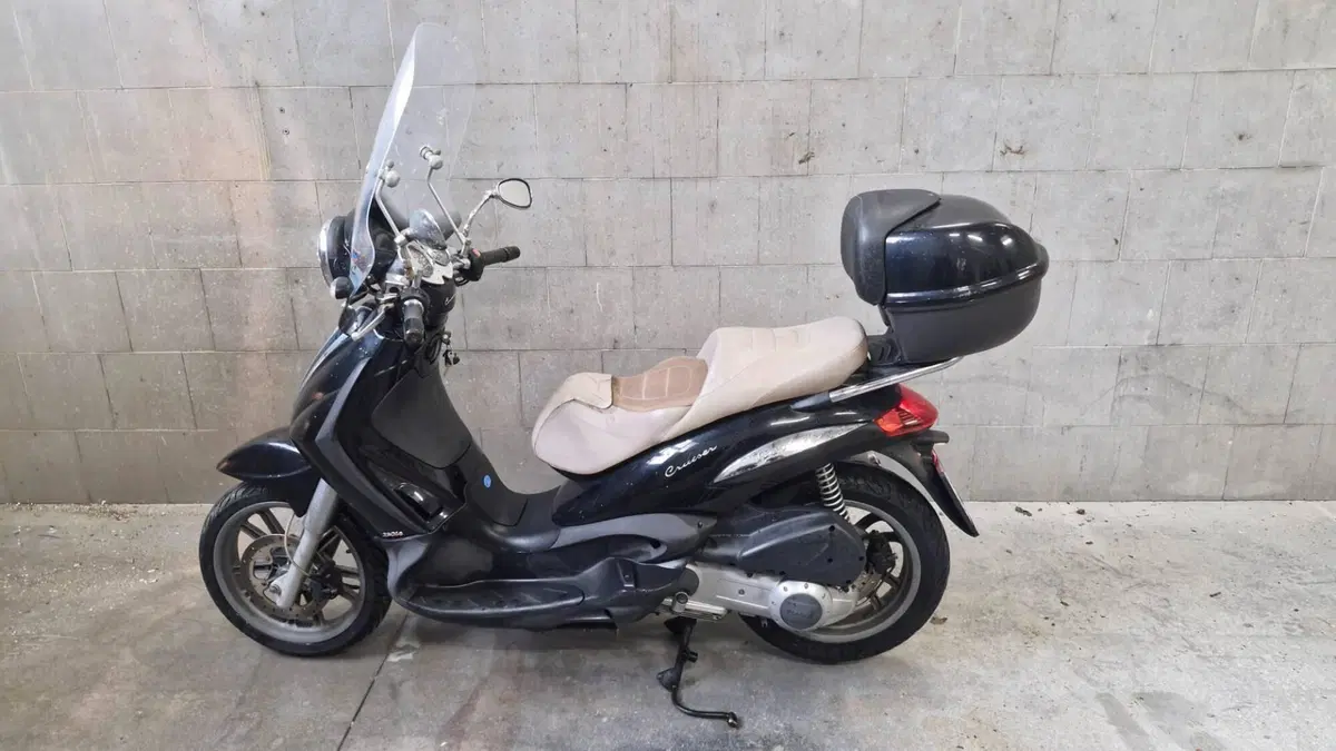 Piaggio Beverly Cruiser 250  (2)