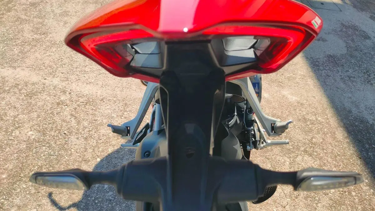 Ducati Panigale V2 (2021 - 24)  (13)