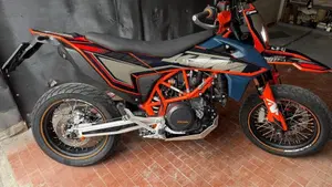 KTM 690 SMC R (2023 - 25) 