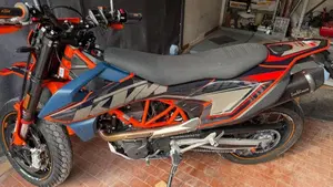 KTM 690 SMC R (2023 - 25)  (3)