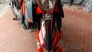 KTM 690 SMC R (2023 - 25)  (4)