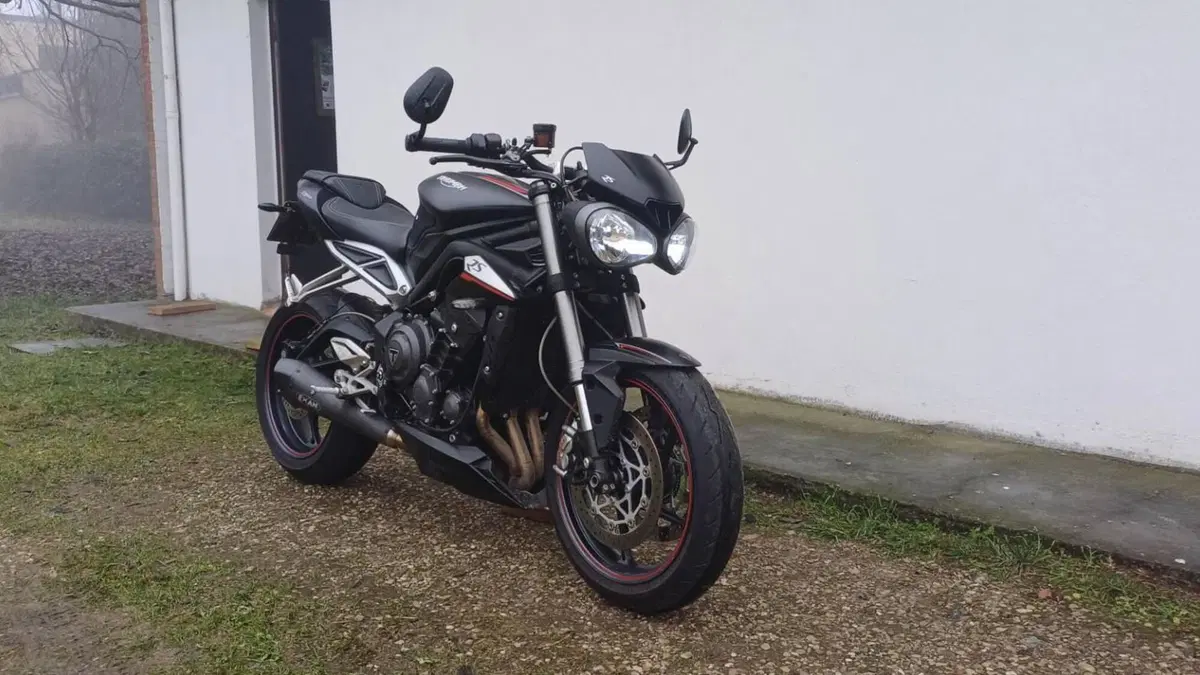 Triumph Street Triple RS (2017 - 19)  (2)