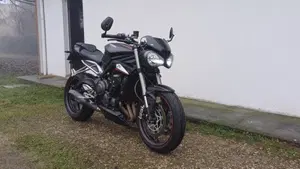 Triumph Street Triple RS (2017 - 19)  (2)