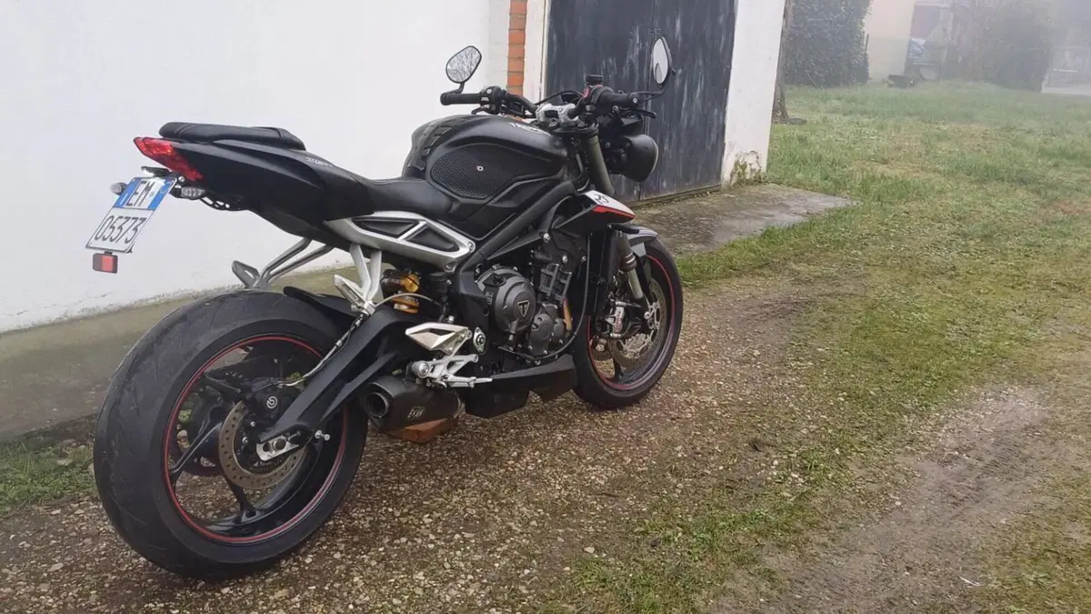 Triumph Street Triple RS (2017 - 19)  (3)