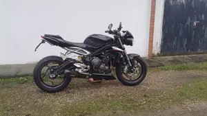 Triumph Street Triple RS (2017 - 19)  (4)