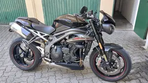 Triumph Speed Triple 1050 RS (2018 - 20)  (3)