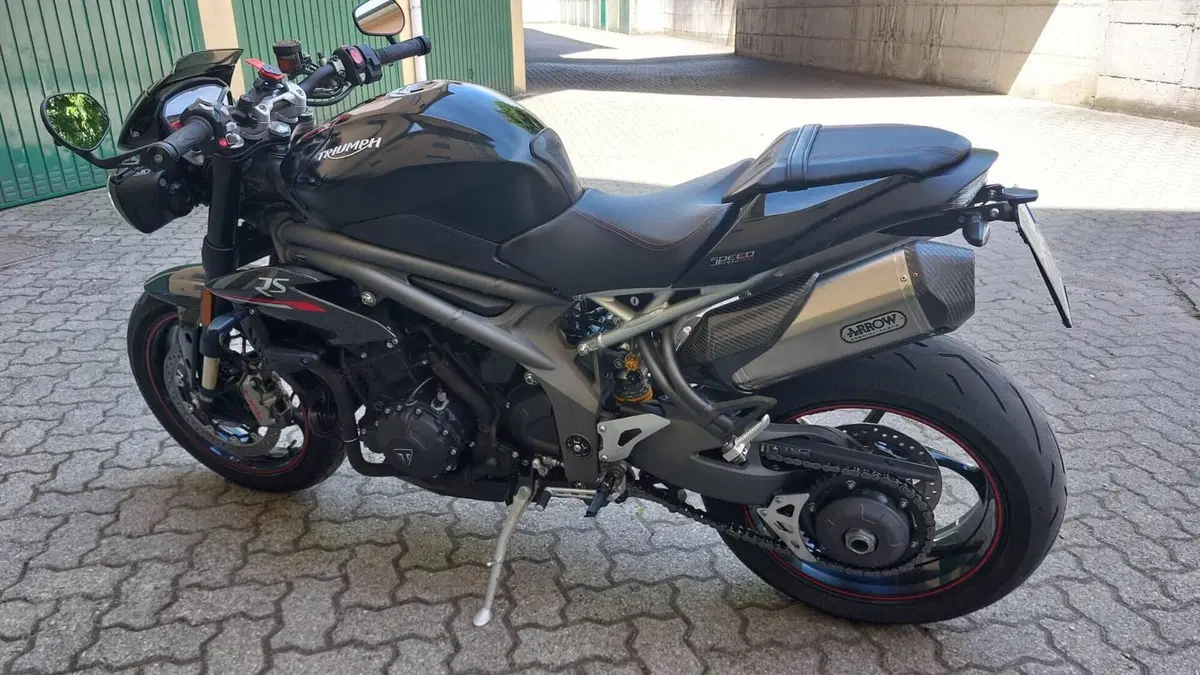 Triumph Speed Triple 1050 RS (2018 - 20)  (9)