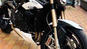 Triumph Speed Triple 1050 S (2018 - 20)  (3)