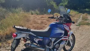 Honda Africa Twin XRV 750 (1996 - 02)  (4)