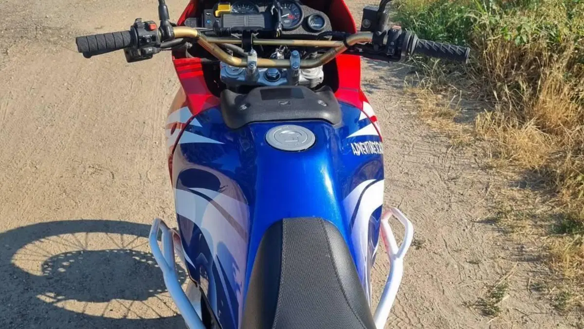 Honda Africa Twin XRV 750 (1996 - 02)  (6)