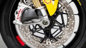 Ducati Panigale V4 Bagnaia 2023 World Champion Replica (2024)  (6)