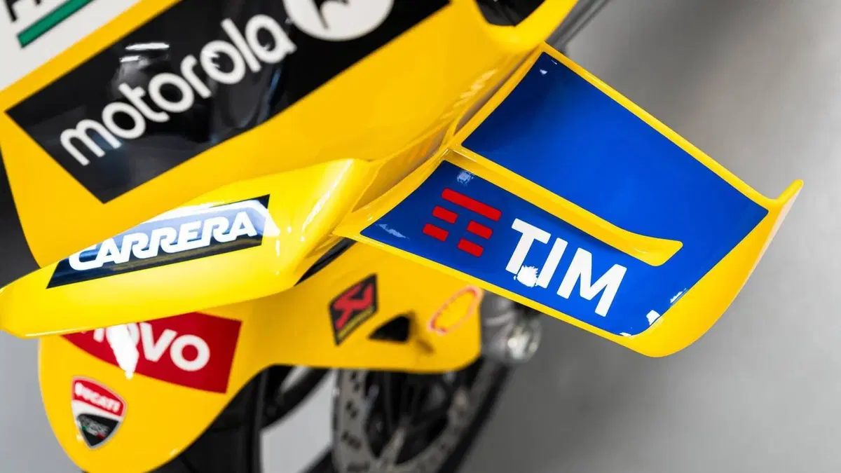 Ducati Panigale V4 Bagnaia 2023 World Champion Replica (2024)  (13)